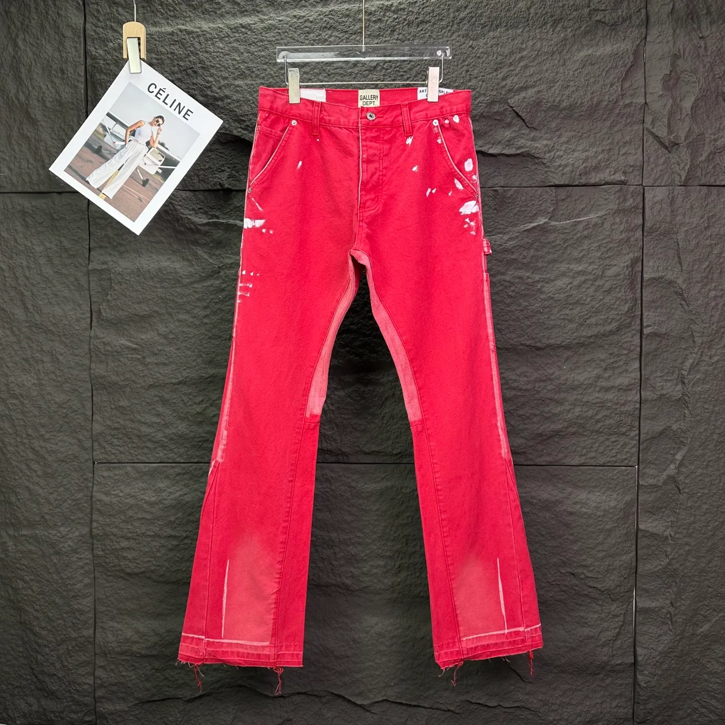 P280 GALLERY DEPT. 2025 new style splash-ink hand-painted splicing couple style bootcut loose jeans 🔥High version🔥High version🔥Top ceiling quality Styles with different washed textures are very friendly to people with thin legs and thick legs. The bootcut and loose version is very flattering to the leg shape. Moderate length that never goes out of style, easy to match with casually, basic styling for various styles, a must-have in the wardrobe! The fabric is stiff but also makes the upper body soft without losing texture. The washing process is even more perfect. It is a must-have item for everyone! ! ! Washed wheat, hang tag, pants label, three complete labels, color: red, size: 28, 30, 32, 34, 36 (five sizes)